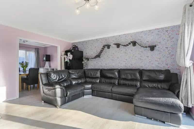 3 Bedroom Detached House For Sale Near Whitgift School
