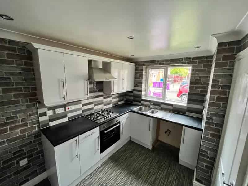 2 Bedroom Semi-Detached House to Rent