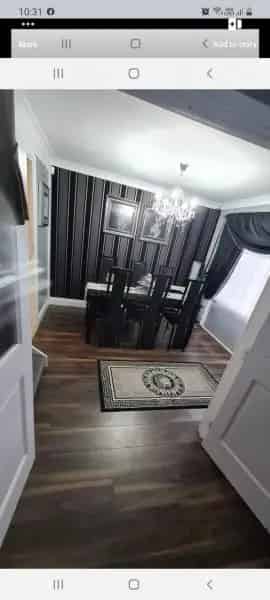 Beautiful House with New Kitchen and Parking