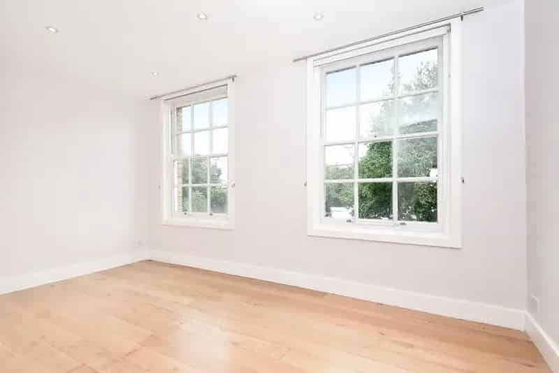 Stunning 2-Double Bedroom Period Conversion Flat with Terrace and Study