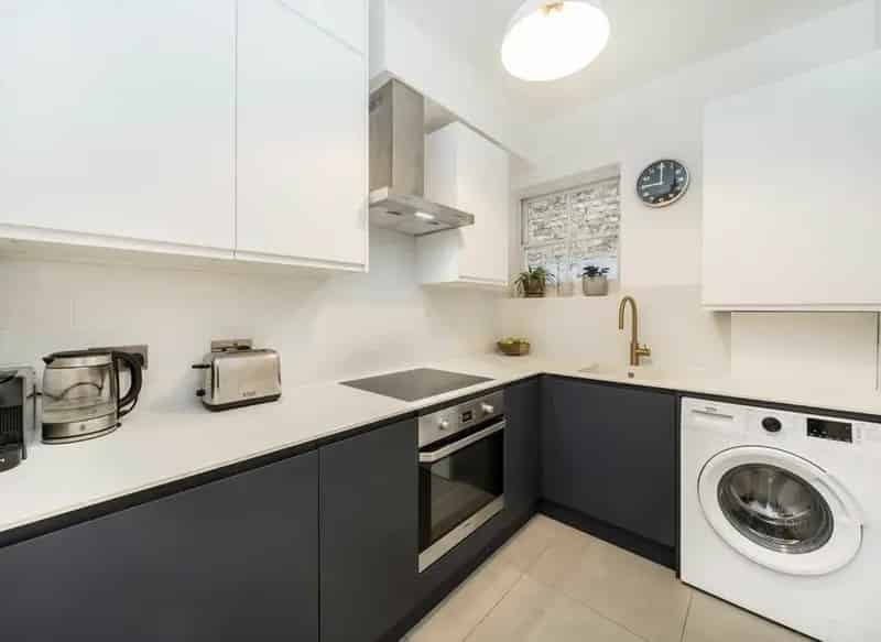 Modern Peckham Flat with Garden and Development Potential