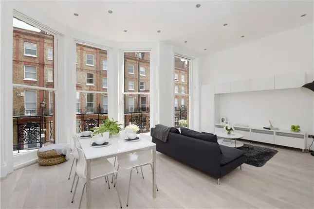 Terraced house to rent in Nottingham Place, Marylebone W1U