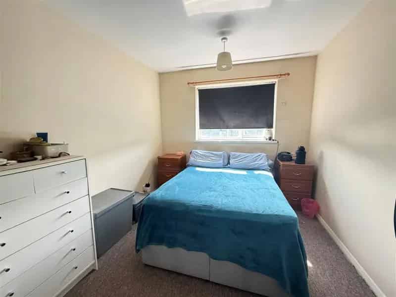 2 Bedroom Flat To Rent Available 11082025