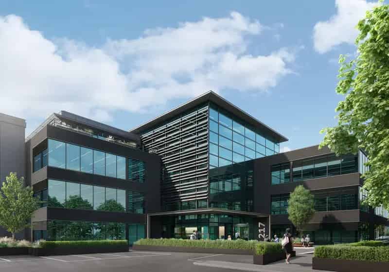 Headquarters Office Building 82275 sq ft To Let
