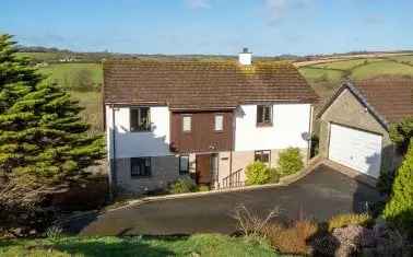 4/5 Bedroom Detached Family Home Gwealhellis Warren Helston