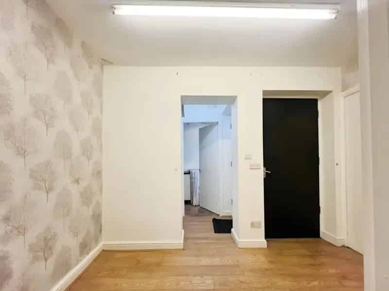 2 Bedroom Commercial Property For Sale