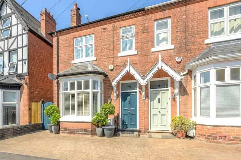 3 Bedroom Semi-Detached House for Sale in Harborne