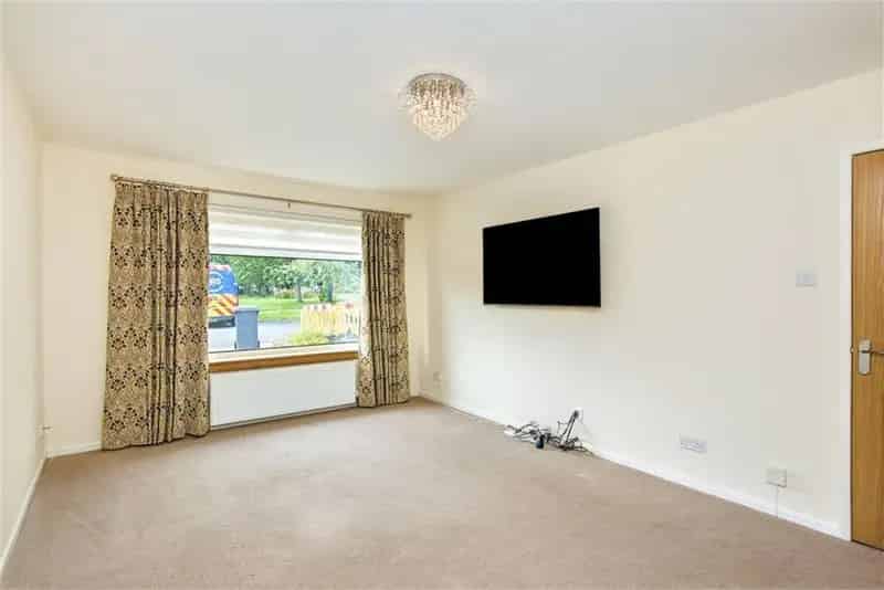 3 Bed Detached Bungalow Eskbank Near Edinburgh