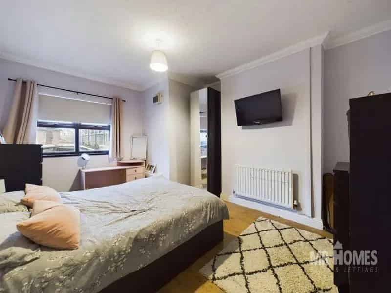 2 Bed Ground Floor Flat for Sale
