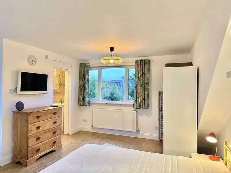 1 Bedroom Studio House to Rent