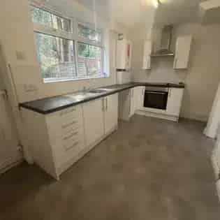 3 Bed House Blackley Manchester - Spacious Family Home