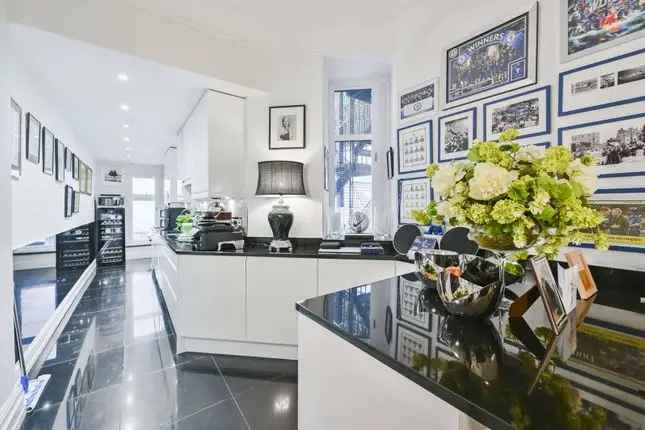 Two Bedroom Maisonette for Sale in Portland Place Regents Park