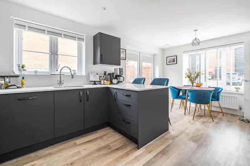 3 Bed Detached House for Sale in Basingstoke Hounsome Fields
