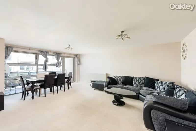 3 Bedroom Flat to Rent Near Preston Park