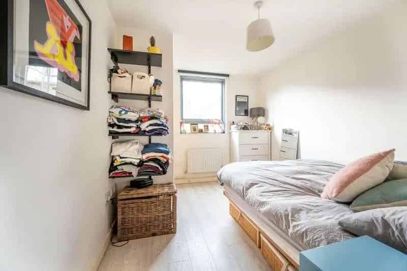 2 bed flat for sale