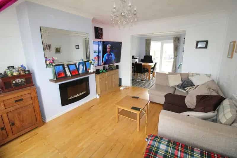 3 Bed Semi-Detached House for Sale