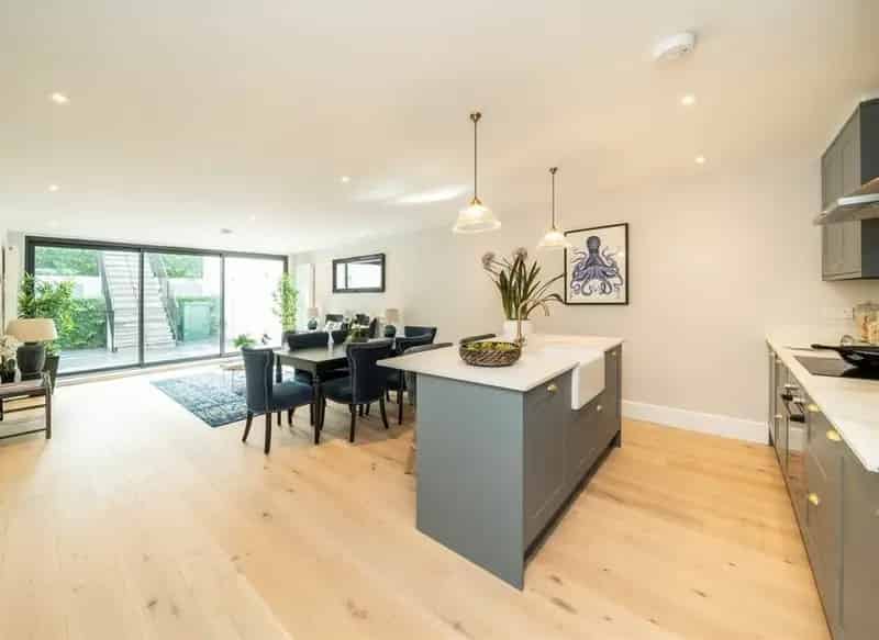 3-Bed Victorian Conversion Earlsfield Spacious Garden Allocated Parking