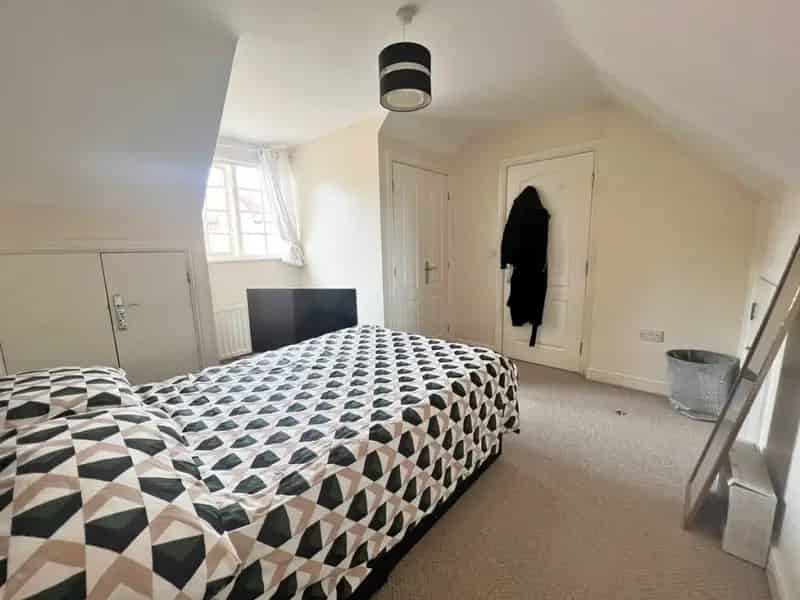 2 bedroom House
 To Rent