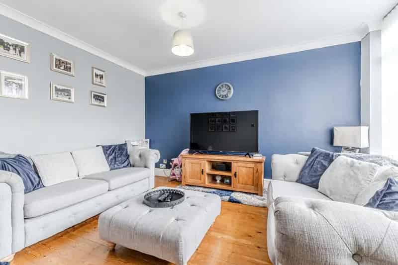 Bay Windowed Semi Rothwell - Family Home