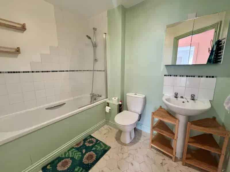 2 bedroom Flat
 For Sale 
Total Size: 624 SQ FT