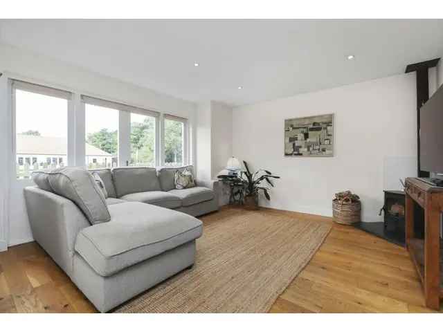 4 bedroom end-terraced house for sale