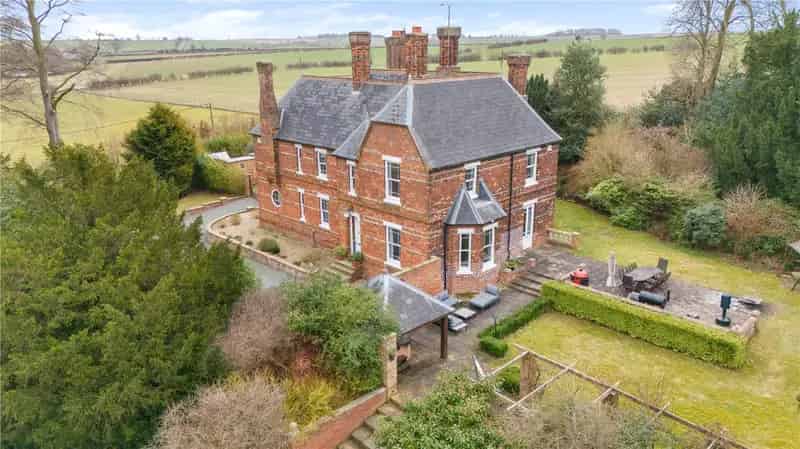 Impressive Six Bedroom Victorian Home Equestrian Paddock Lincolnshire Wolds