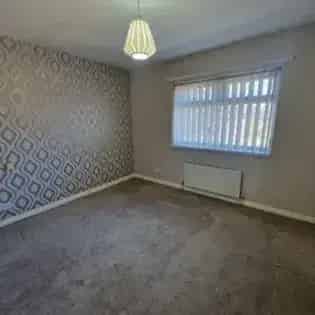 3 Bedroom House Manchester Gorton Parking Modern Kitchen Family Bathroom