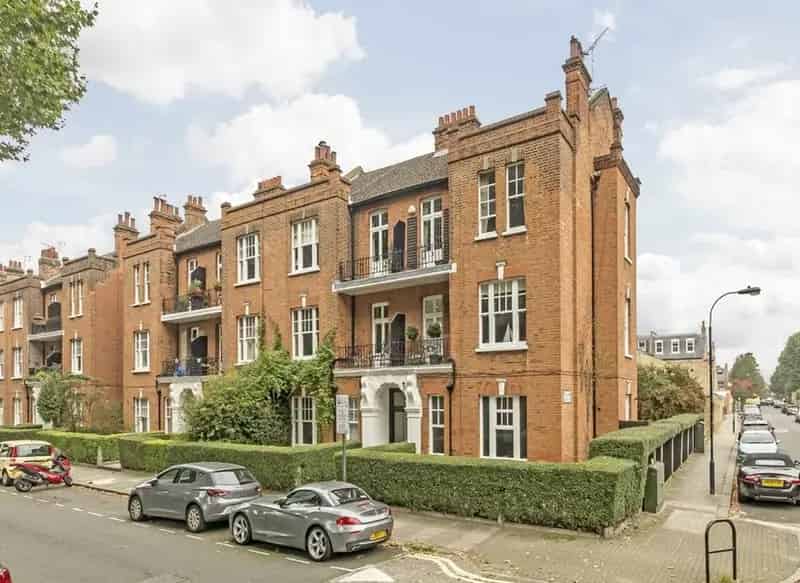Flat For Sale , London, England