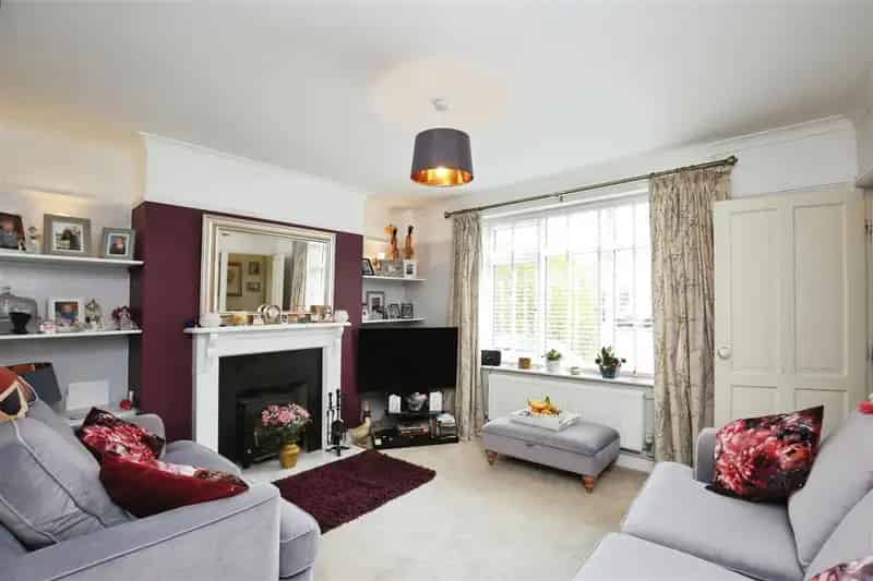 Three Bedroom House Extended Kitchen Diner Log Burner Driveway Garden