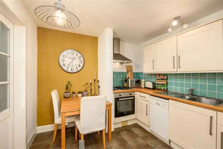 2 Bed Flat - Ground Floor with 1 Reception Room