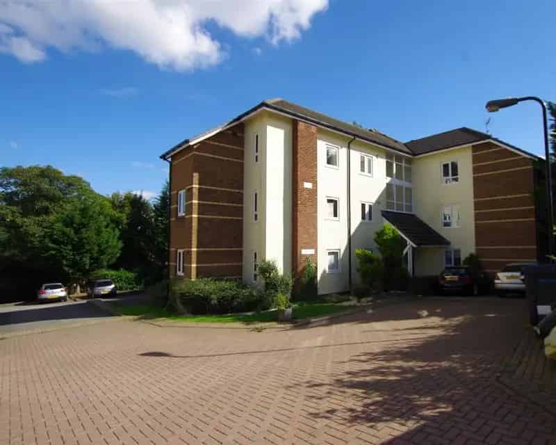 1 Bedroom Apartment to Rent Idle Close to Amenities