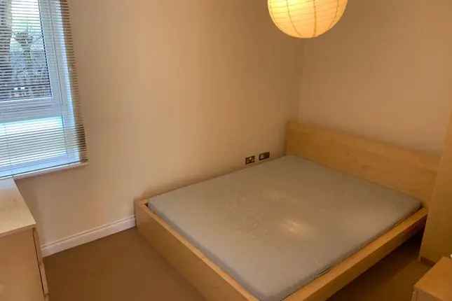 Flat to rent in Minerva Way, Glasgow G3