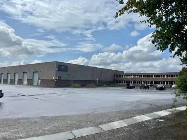 Warehouse To Let Warrington 11 Doors 50 Parking Spaces 1 Acre Yard