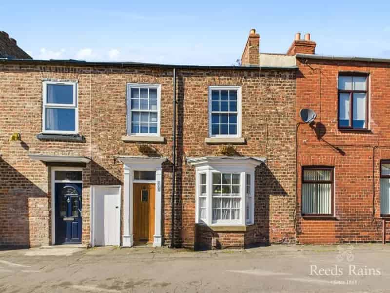 2 bedroom Mid Terrace House for sale, Guisborough, Cleveland, TS14
