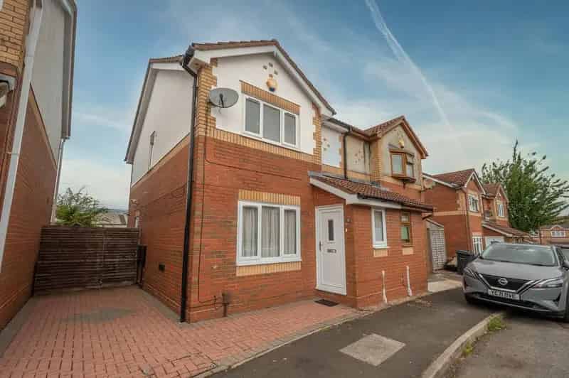 3 Bedroom Semi-Detached House for Sale