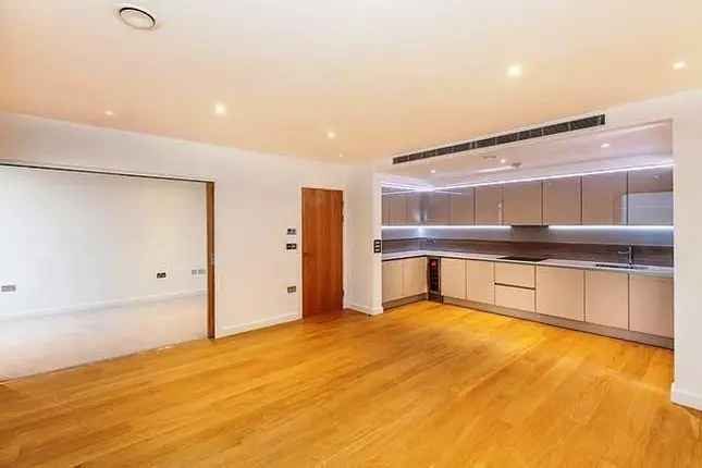 3 Bed Apartment near Westfield London