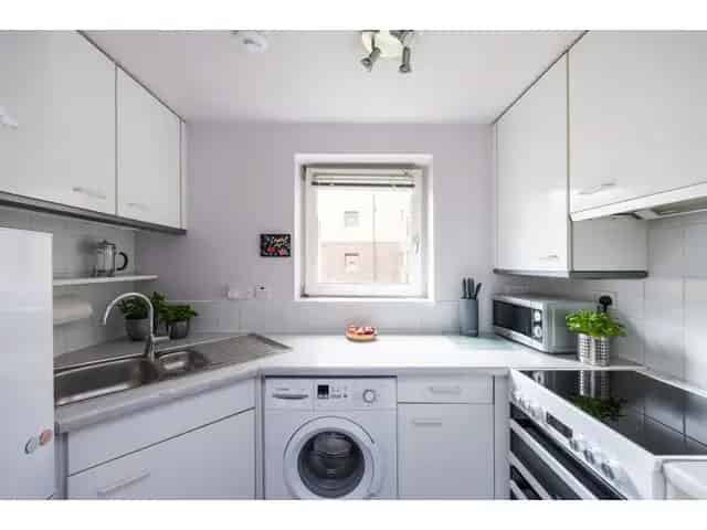 2 Bedroom Flat for Sale in Stockbridge Retirement Development