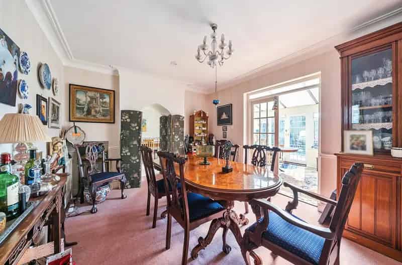 6 Bedroom Detached House Brookmans Park Hertfordshire