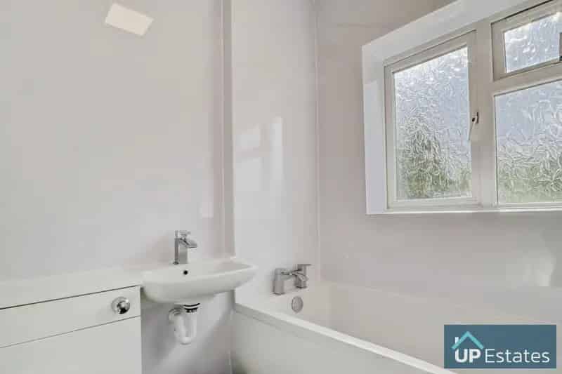1 Bedroom Flat House to Rent
