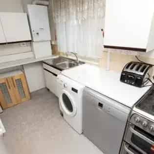 3 rooms room of 80 m² in Birmingham