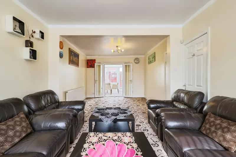 Spacious 4-Bed Semi-Detached Family Home with Large Garden and Parking