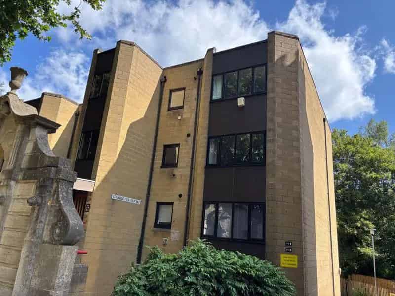 2 Bedroom Apartment for Sale in Bath Near Henrietta Park