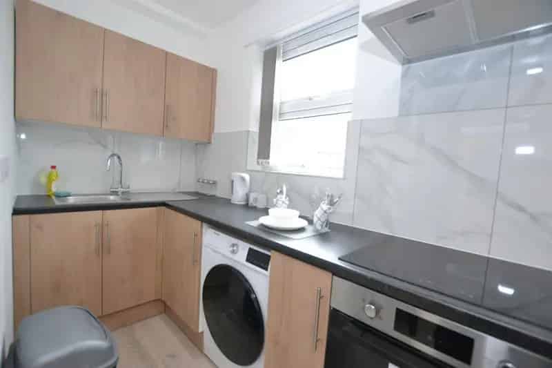 1 Bedroom Studio Flat to Rent in Whitechapel E1