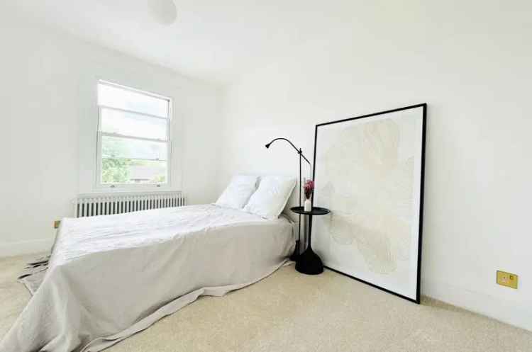 3 Bedroom Flat with 100ft Garden  Newly Refurbished Period Conversion