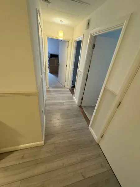 Flat For Rent in Borough of Spelthorne, England