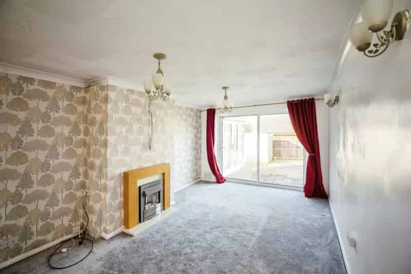 Spacious Link Detached Bungalow with Annex - No Onward Chain