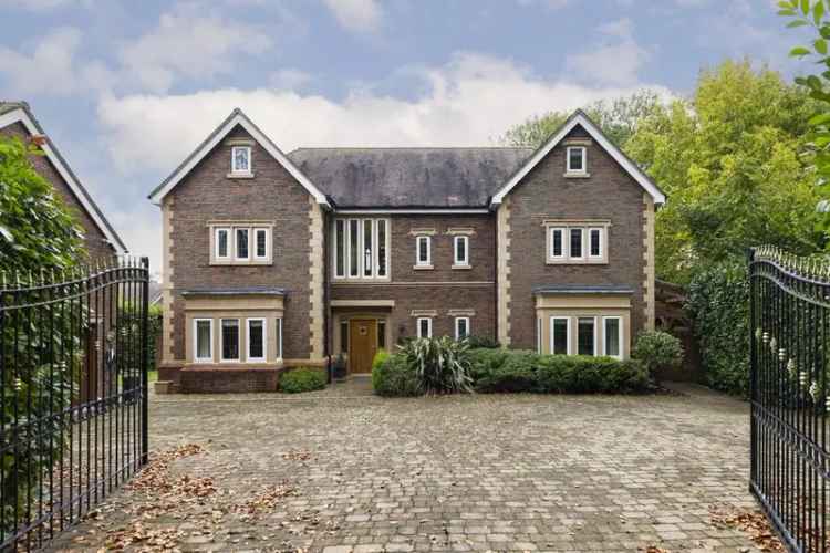 5 bedroom detached house for sale