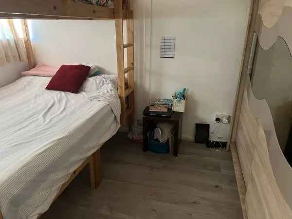 Flat For Rent in Southend-on-Sea, England