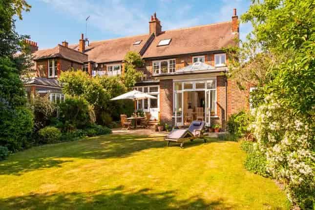Semi-Detached House for Sale Roehampton SW15