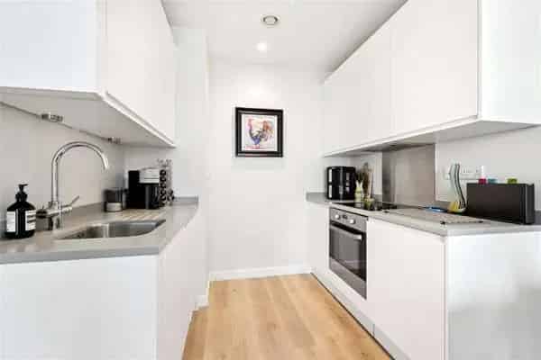 Stunning 1-Bed Apartment Chiswick Park Ealing